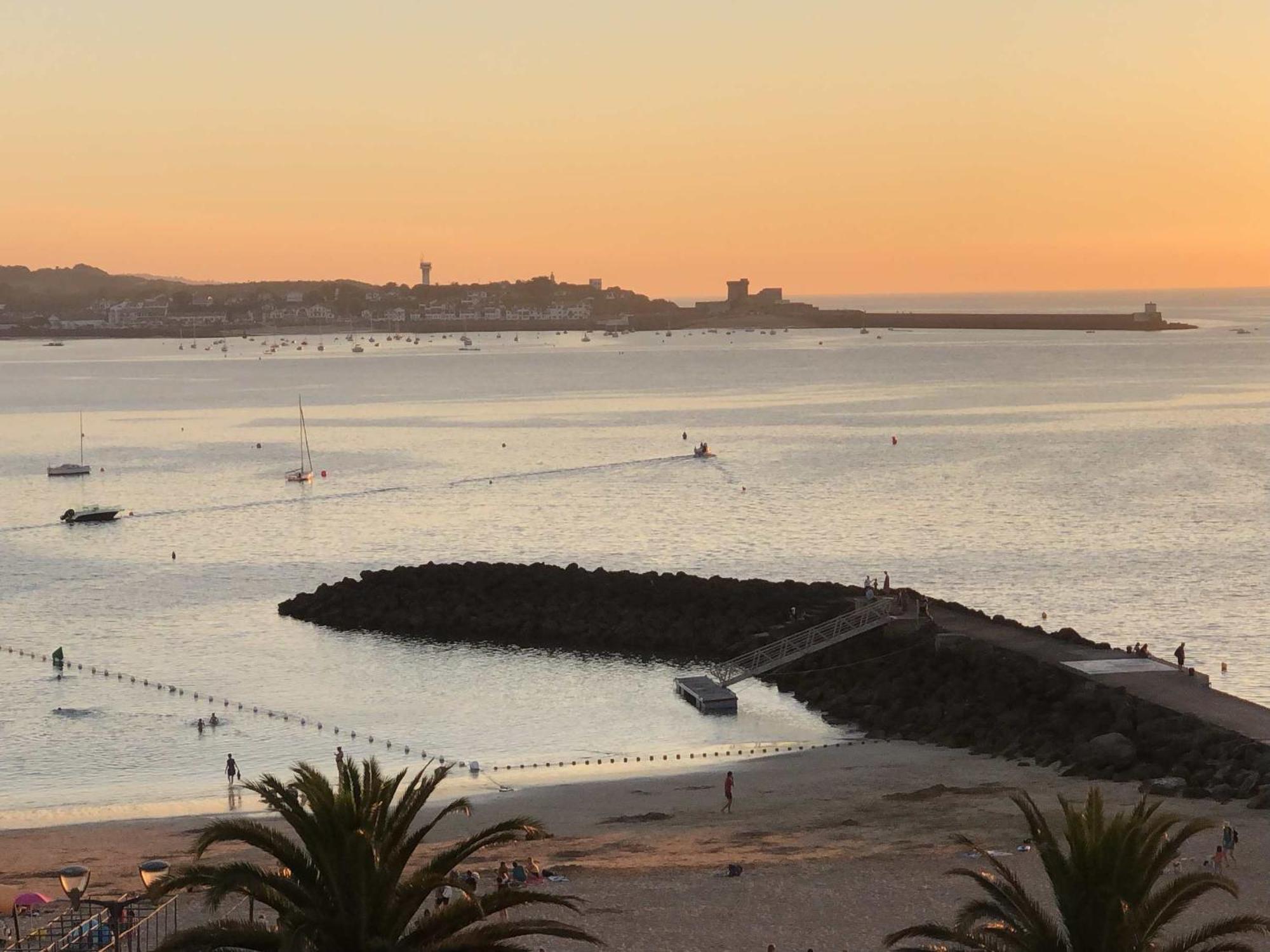 Spacieux Appartement Vue Ocean Et Rhune Saint-Jean-de-Luz Luaran gambar